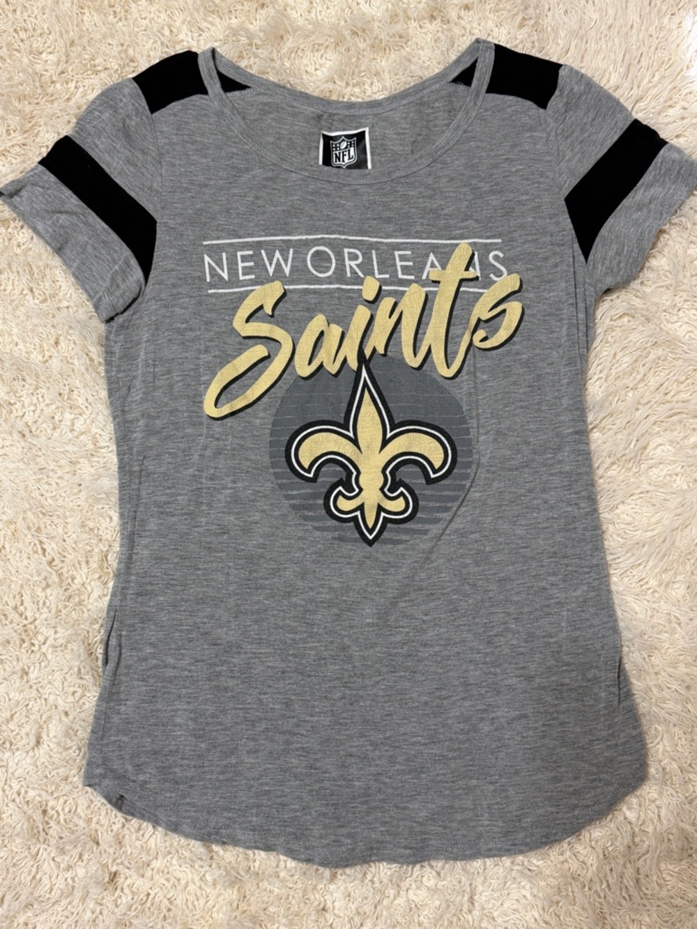 NFL women’s medium New Orleans Saints Gray Logo Tee